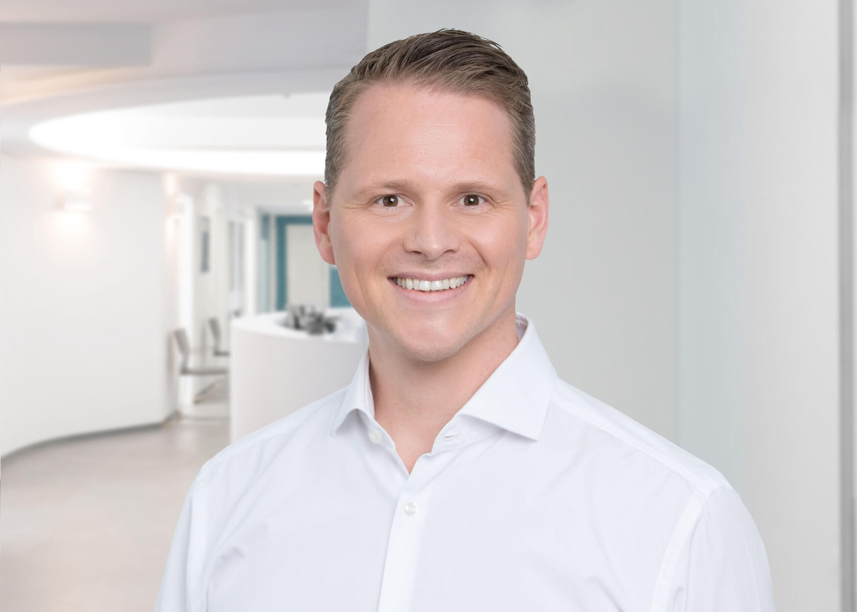 Dr. med. Florian Rüger - Facharzt für Orthopädie und Unfallchirurgie · MainMed Private Frankfurt