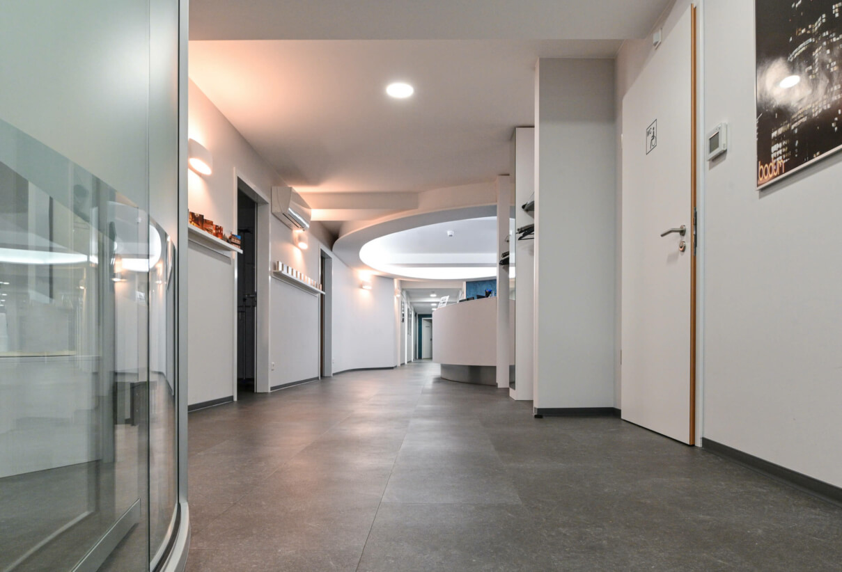Eingangsbereich der Praxis MainMed Private in der Kaiserstraße